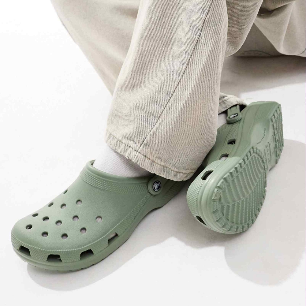 Crocs sandals unisex in moss～men's size